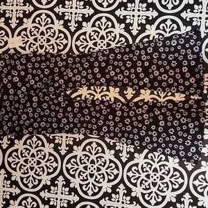 No boundaries daisy flared leggings